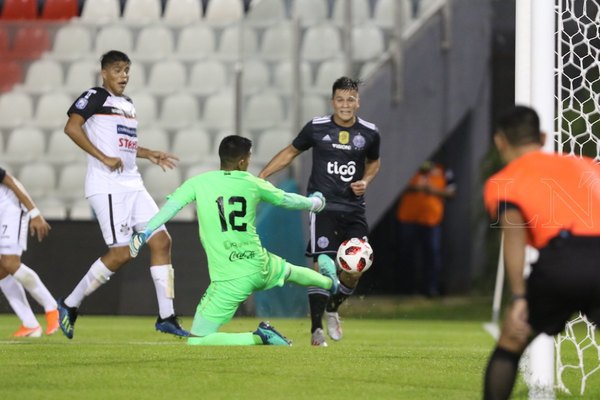 El línea Ojeda explicó la anulación del gol de Quintana