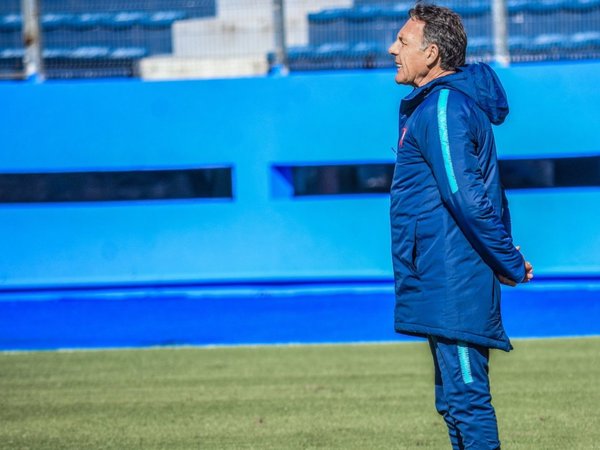 Russo prepara un equipo alternativo en Copa Paraguay
