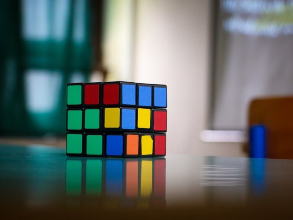 Un nuevo algoritmo de Inteligencia Artificial resuelve el cubo de Rubik