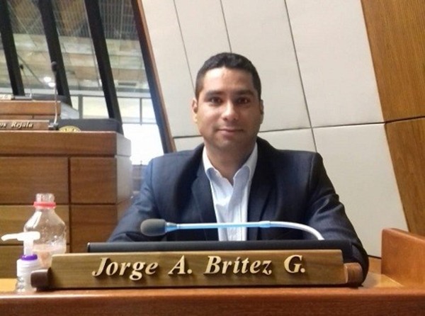 Pérdida de investidura: 'vamos a analizar todo', afirma diputado - Radio 1000 AM