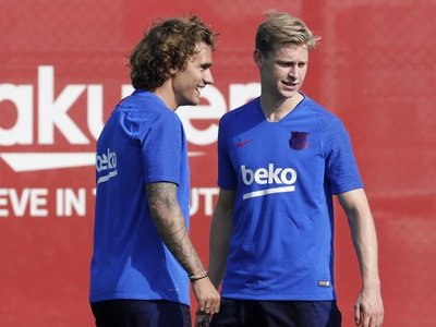 Primer entrenamiento del Barcelona con caras nuevas