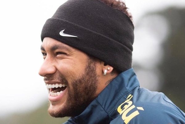 Neymar regresó al PSG pero persiste el clima de tensión