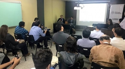 HOY / La agenda digital de los US$  130 millones: cómo hacerla   sin meter mano "en la lata"