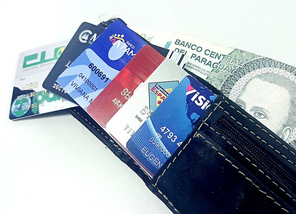 BCP obliga a operadoras a publicar comisiones de tarjetas