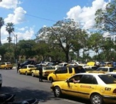 Taxistas vs MUV y UBER: "No es la aplicación, son los conductores" - Paraguay.com