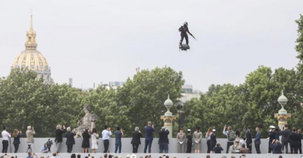 Y un día  el hombre ¡voló!