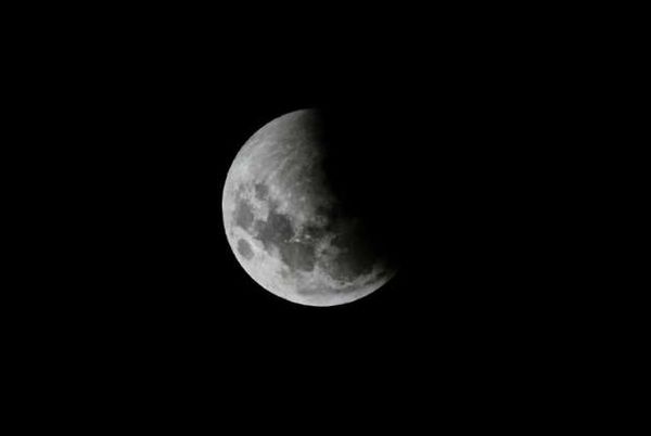 Un eclipse parcial de Luna se verá hoy