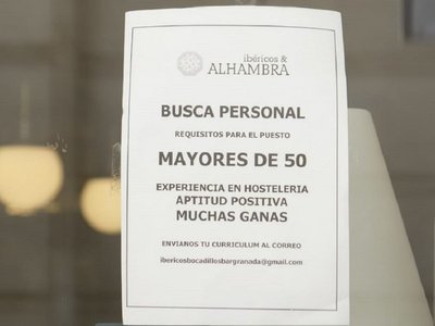 Un restaurante solo emplea a adultos de más 50 años
