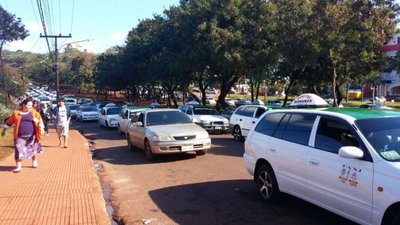 Taxistas de CDE y Asunción marcharán contra Uber y MUV - ADN Paraguayo