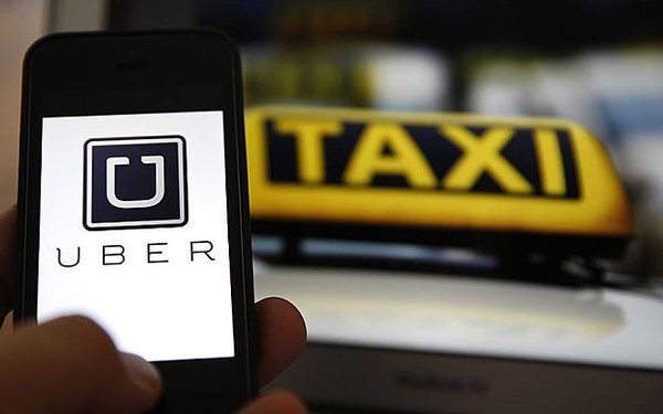 10 posiciones encontradas en la guerra de taxistas contra Uber y MUV