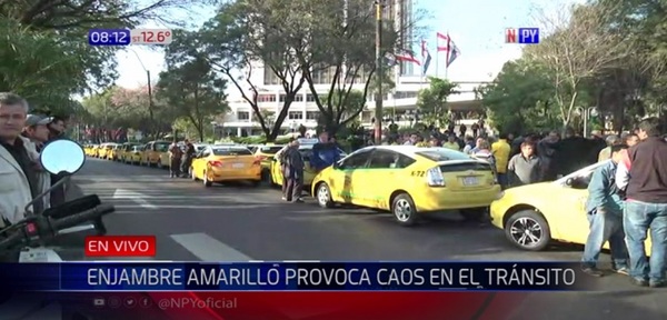 Taxistas se movilizan contra Uber y Muv en Asunción | Noticias Paraguay
