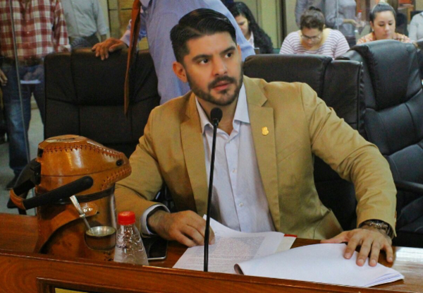 Denuncia de exaliado de intendente Ferreiro por "corrupción" en la comuna: Junta llamará a Camilo Soares - ADN Paraguayo