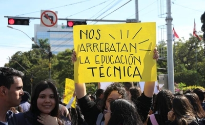 HOY / Estudiantes cierran Mariscal López y San Martín