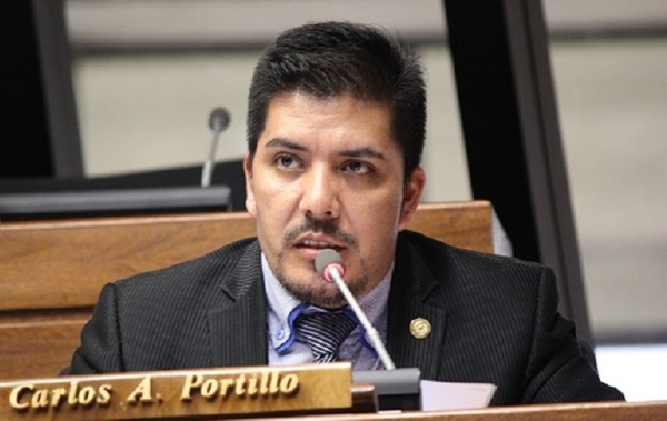 Portillo quiere que se lo investigue por "empobrecimiento ilícito"