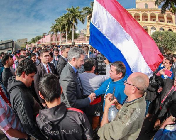 Presidente ratifica compromiso de combatir al contrabando y remarca apoyo a la producción nacional