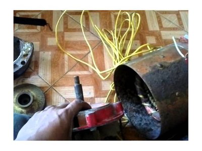 Papá clavó a su hijo porque cortó la luz y estaba oscuro