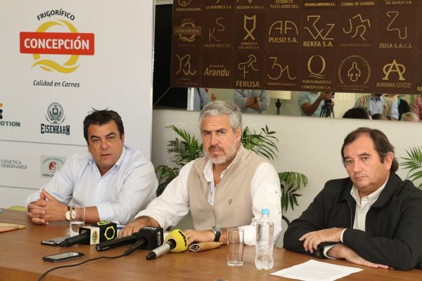 Renovaron convenio de comercialización de carne premium