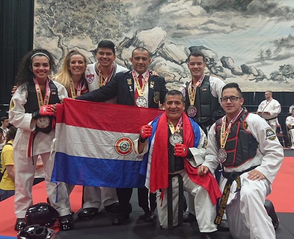 Delegación de taekwondo consiguió 22 medalles en competencia en EE.UU - ADN Paraguayo