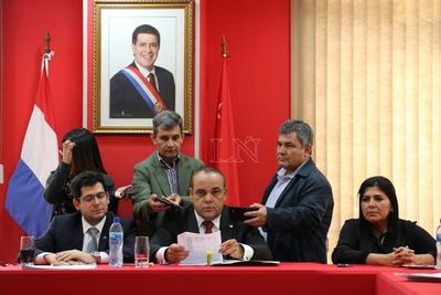 Basilio Núñez sigue siendo el líder de bancada de Honor Colorado
