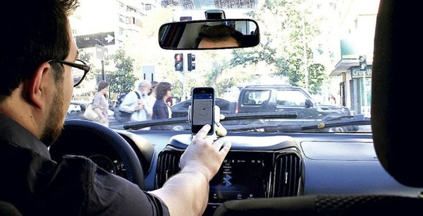 Conductor de Uber narra cómo fue agredido por taxistas