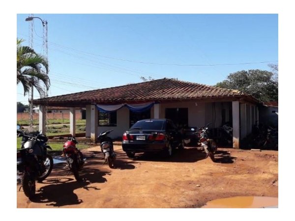 Joven golpeó a su familia y dejó inconsciente a policía
