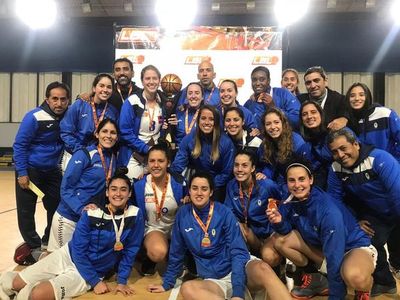Navarro celebra título con Regatas Lima en Perú - Básquetbol - ABC Color