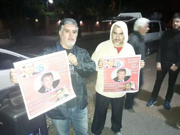 Nuevo “escrache a domicilio” a Benigno López - Nacionales - ABC Color