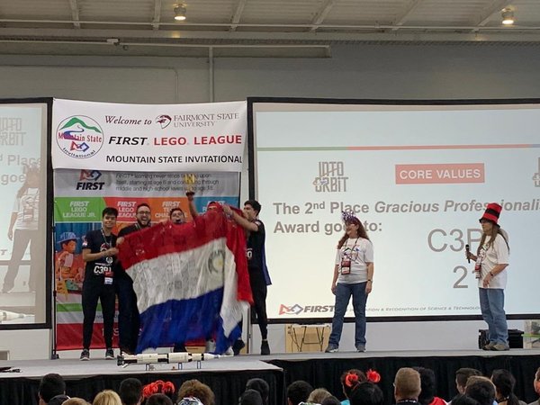 Jóvenes paraguayos ganan premio en competencia de robótica en EEUU | .::Agencia IP::.