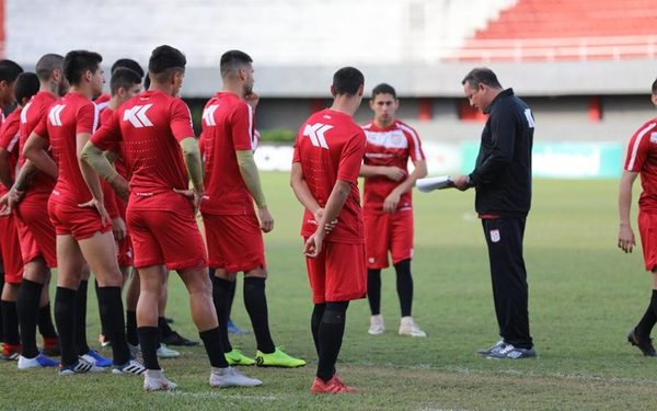 Cáceres asumió el compromiso de sacar a flote al «3»