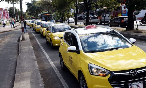 Taxistas piden normativa “igual para todos”
