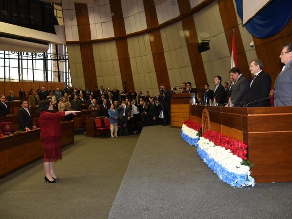 Carolina Llanes jura como nueva ministra de la Corte Suprema