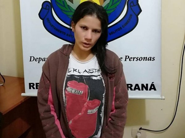 Captaba jovencitas por Facebook y luego las prostituía