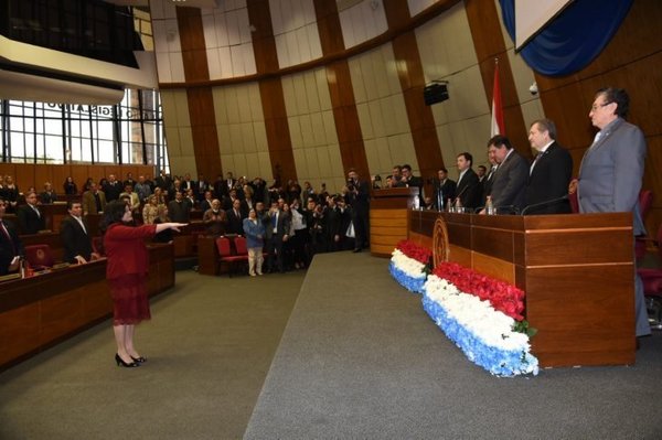 CAROLINA LLANES JURA COMO NUEVA MINISTRA DE LA CORTE SUPREMA DE JUSTICIA
