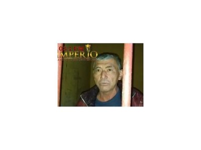 Golpeó con un bastón a su mamá de 93 años