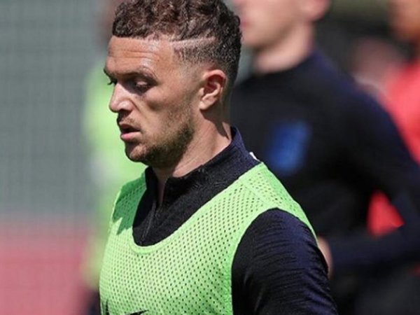 Trippier no figura entre convocados de Tottenham y se acerca al Atlético