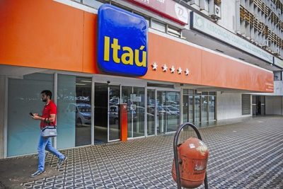 Estiman ajuste de tasa de política del BCP