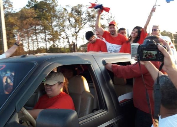 Hurreros reciben a Quintana como un triunfador en CDE - Política - ABC Color