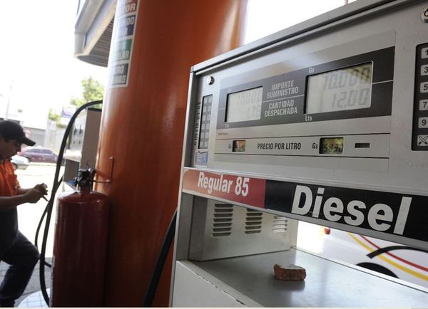Emblemas privados tampoco se plantean bajar precio de combustibles - Nacionales - ABC Color