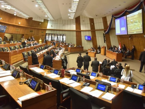 Diputados rechazaron veto a ley de autoblindaje