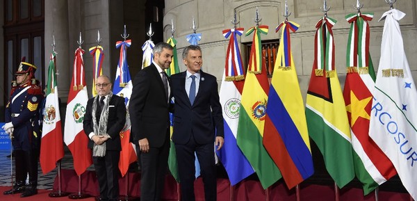 Presidente Abdo insta a que Mercosur avance hacia modelos de integración «más allá del libre comercio» | .::Agencia IP::.