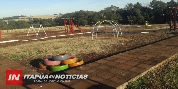 ALTO VERÁ: ADORNAN BARRIO CON ELEMENTOS RECICLABLES.