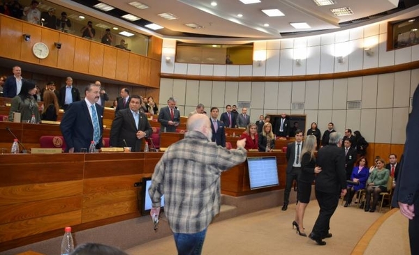 HOY / Corte repudia ofensas de Payo a las ministras