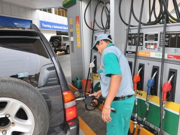 Apesa: Si se mantiene baja del Dólar, el precio de combustible podría disminuir » Ñanduti