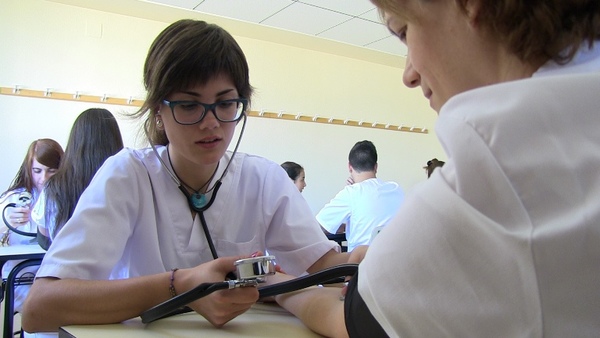 Realizan feria de empleo con para trabajar en hospitales y seguros privados » Ñanduti