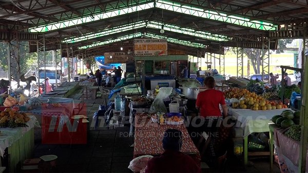 QUEJAS POR ABANDONO MUNICIPAL A FERIANTES DE LA AVDA. JAPÓN ENCARNACIÓN.
