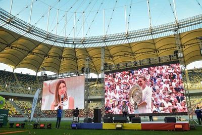 Halep celebra en Bucarest su título - Fútbol - ABC Color