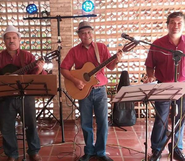 Almuerzo benéfico en la Cooperativa 8 de Marzo