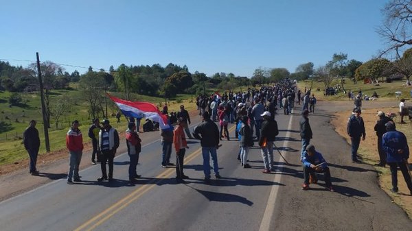 Mandioqueros endurecen protesta y exigen respuestas al Gobierno