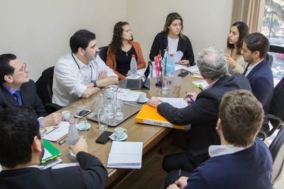 Ombosako’i regular aplicación MUV ha Uber, ohecháva avei taxista lambareño-guakuéra - ABC Remiandu - ABC Color