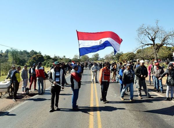 Mandioqueros siguen con cierres de rutas - Economía - ABC Color